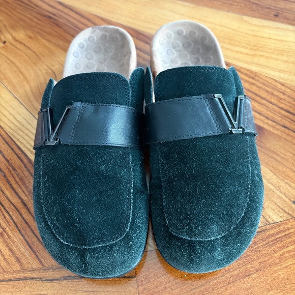 Vionic Maude Green Suede Mules Slides Slip On Loafer Women Size 8 Comfort Shoes - Picture 2 of 4